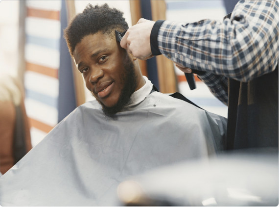 50% DE REDUCTION SUR LE FORFAIT SHAMPOOING COUPE + BARBE CHEZ MD BEAUTY COIFFURE