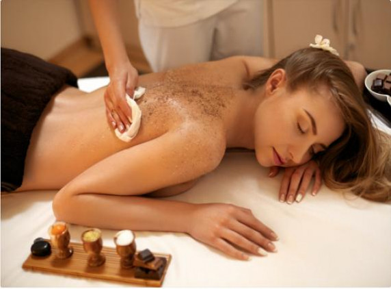 GOMMAGE DU CORPS SENTEUR EXOTIQUE À -50% CHEZ ROSY ESTHETIC.